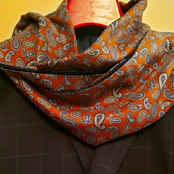 Jos. A. Bank men's scarf - Picture 7 of 8